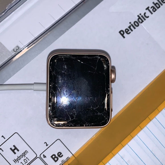 Series 3 GPS Apple Watch - Picture 4 of 8